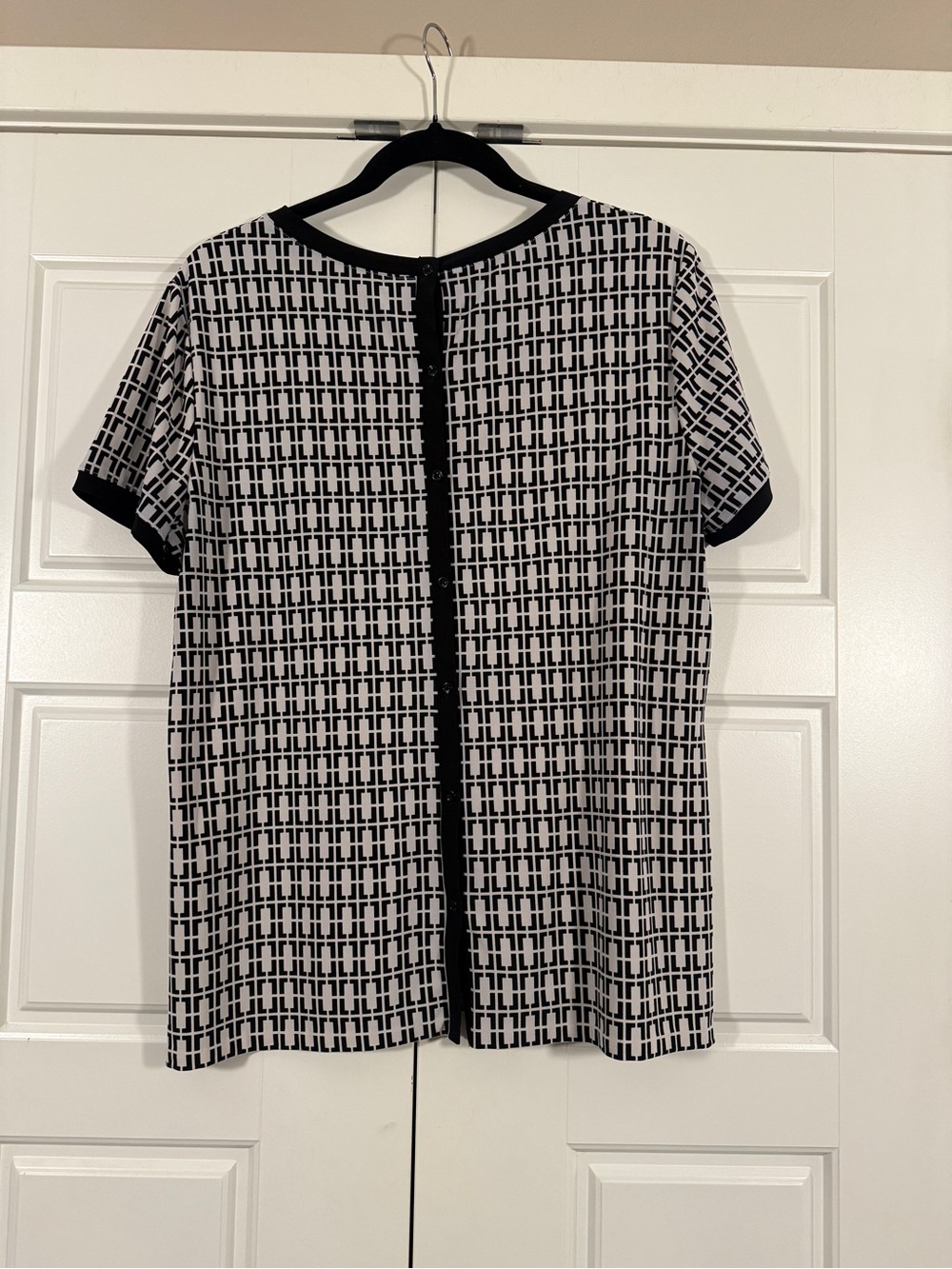 Anne Klein Black and White Grid Short Sleeve Tee - Picture 2 of 3